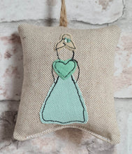 Load image into Gallery viewer, Bridesmaid / Prom Hanger