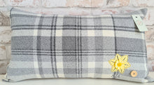 Load image into Gallery viewer, Rectangle Cushion with Single Daffodil Design
