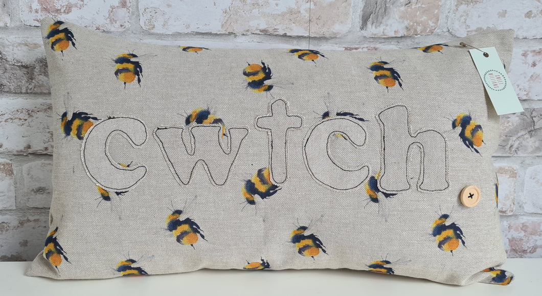 DISCONTINUED HALF PRICE Bee Print Cwtch Cushion