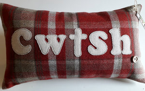 Red Signature Collection Cwtsh Cushion