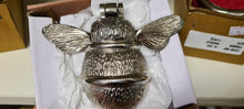 Load image into Gallery viewer, Bee and Hare Door Knockers