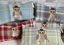 Load image into Gallery viewer, Cushion with Large Owl Design