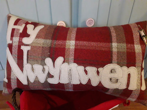 Fy Nwynwen i Cushion - 5 Colours to choose from