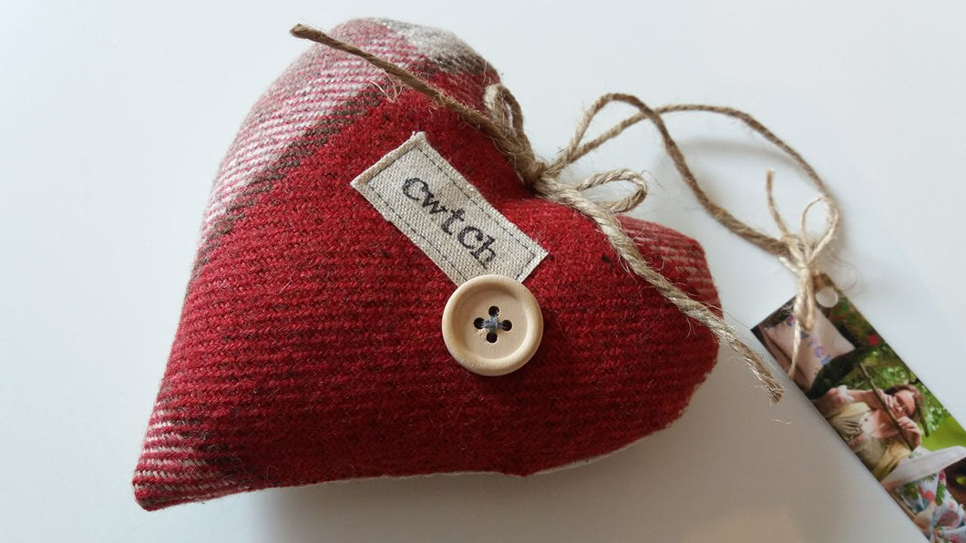 Red Signature Collection Cwtch Heart