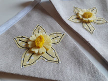 Load image into Gallery viewer, Daffodil Bunting